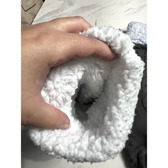 Huggle Premium Fleece Slipper Socks Non-Slip Grey As Seen on TV Cable Knit - Picture 4 of 5
